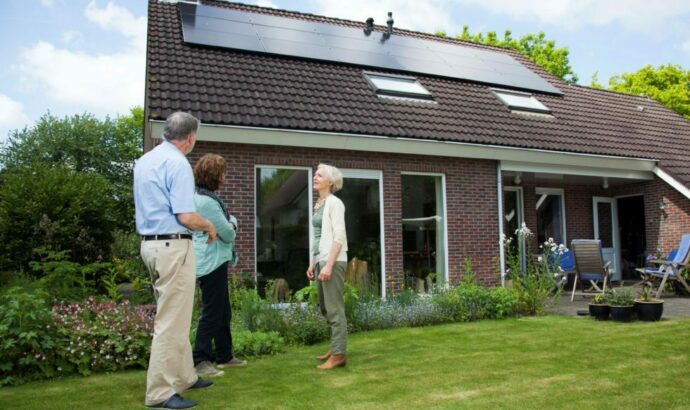 Buren luisteren naar buren